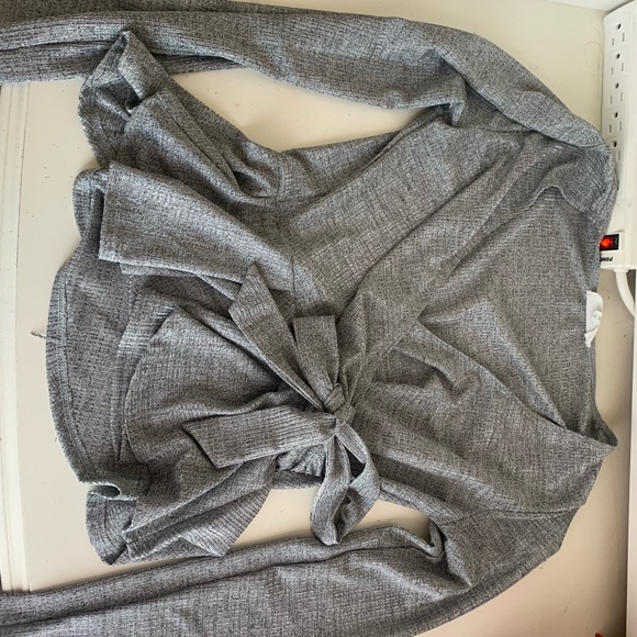 blouse - Picture 2 of 2